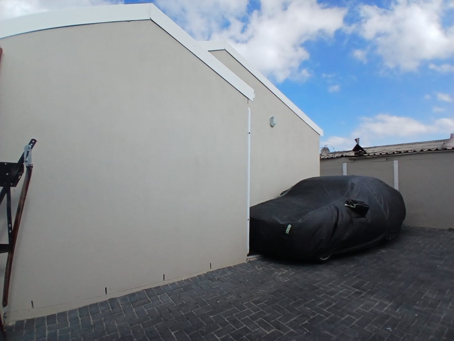 3 Bedroom Property for Sale in Malibu Village Western Cape